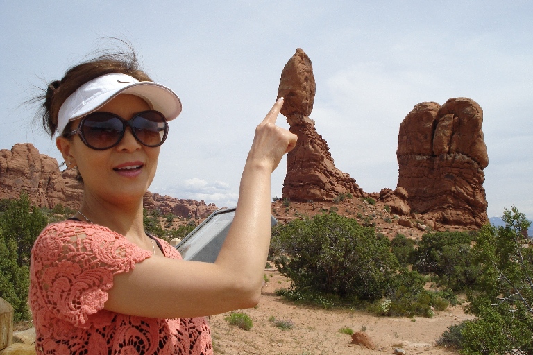 Balanced Rock Moab 2014.jpg